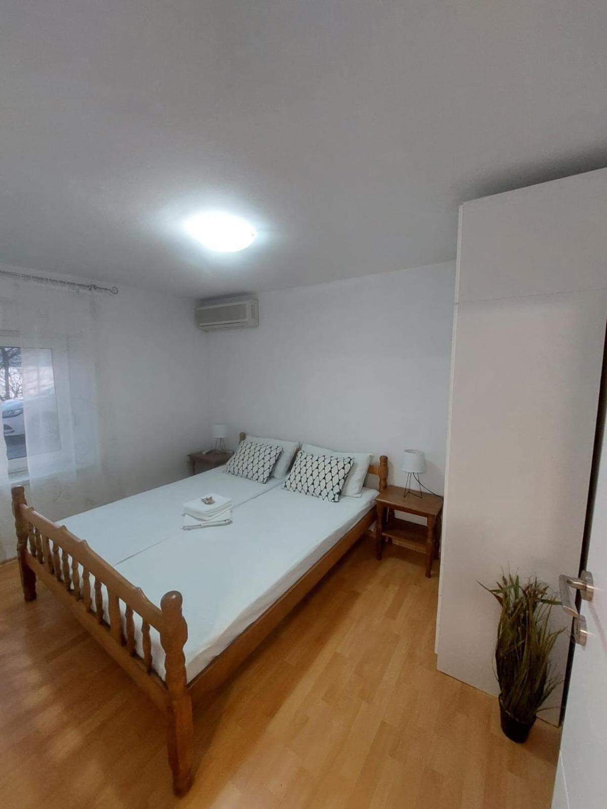 Apartman Luka 克罗诺维察 外观 照片